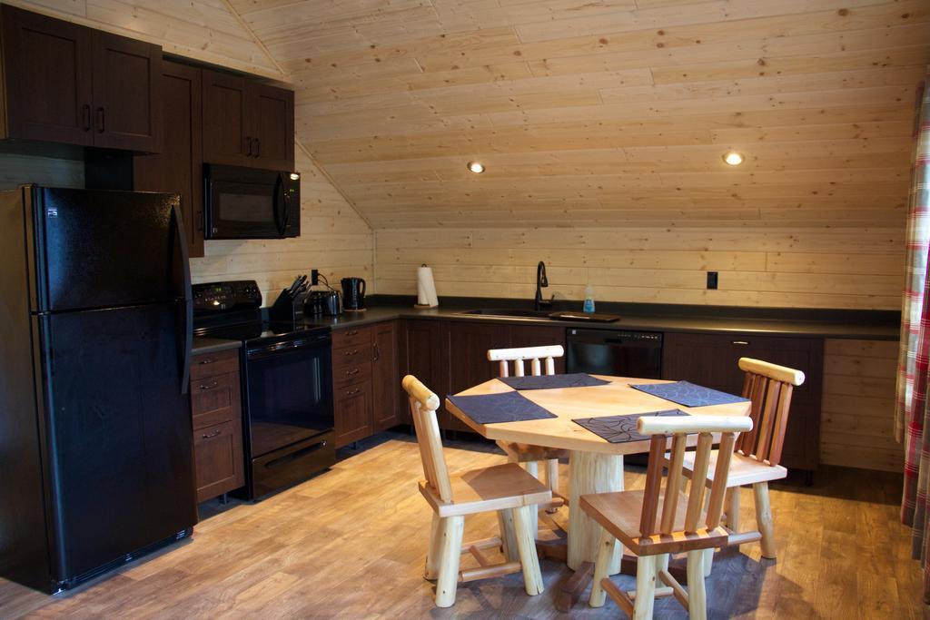 Brown'S Bay Resort Campbell River Habitación foto